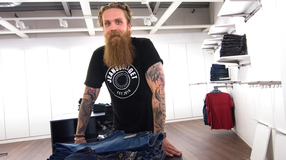 Dennis Wallenberg förverkligar en dröm och öppnar en klädbutik med premiumvarumärken.