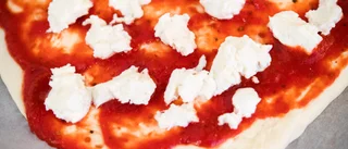 Lidl återkallar pizzadeg – metallbitar i sås