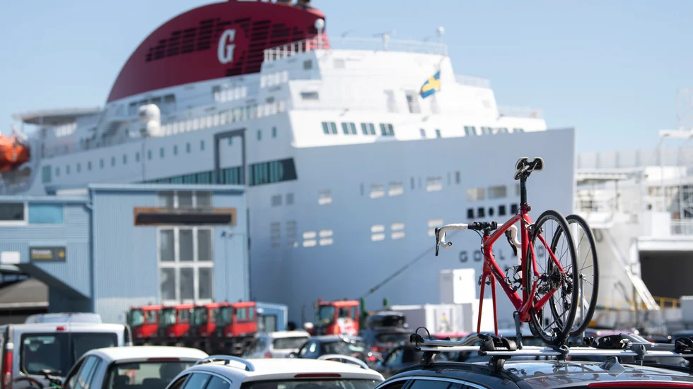 Vad är viktigast - turismen eller att ge gotlänningar säkra sjukresor? 