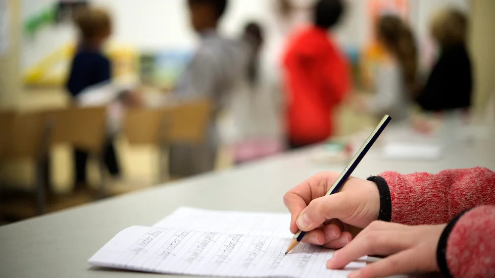 Kommunen måste säkerställa att elever och föräldrar har rätt underlag vid val av skola, skriver debattörerna. 