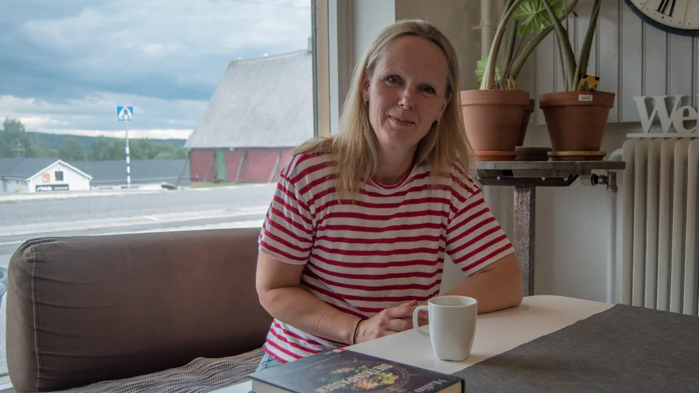 Kurirens reporter träffade vetenskapsjournalisten och författaren Malin Attefall, aktuell med boken Dietkompassen, på ett kafé i Övertorneå, där hon tillbringar somrarna i ett hus i Kuivakangas.