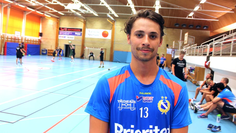 För tredje sommaren i rad tar Ludvig Högberg sitt Redbergslid till Vadstena på träningsläger i sommar. Träningar och match blir i år i Motala sporthall.
