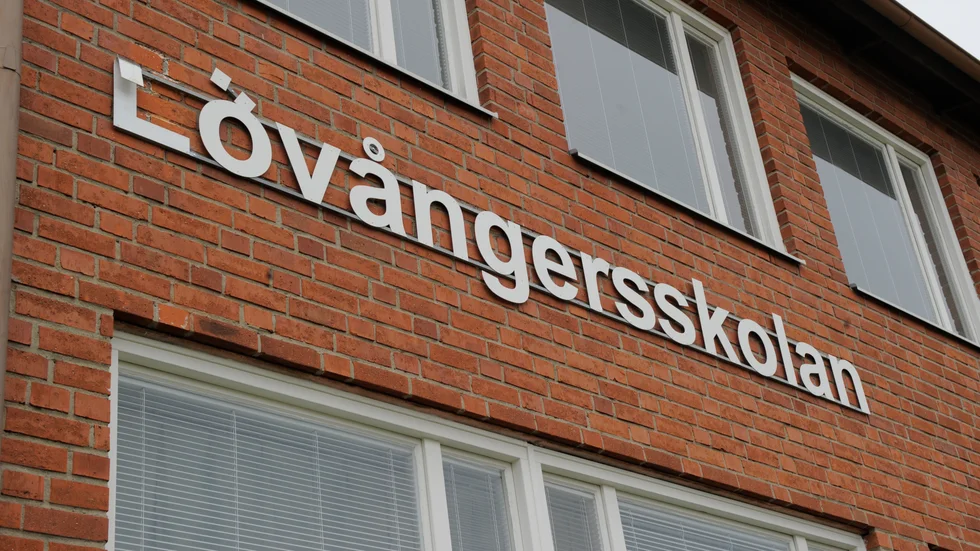 Elever i årskurserna 4 till 9 fick avsluta skoldagen tidigare på grund av en vattenläcka. 