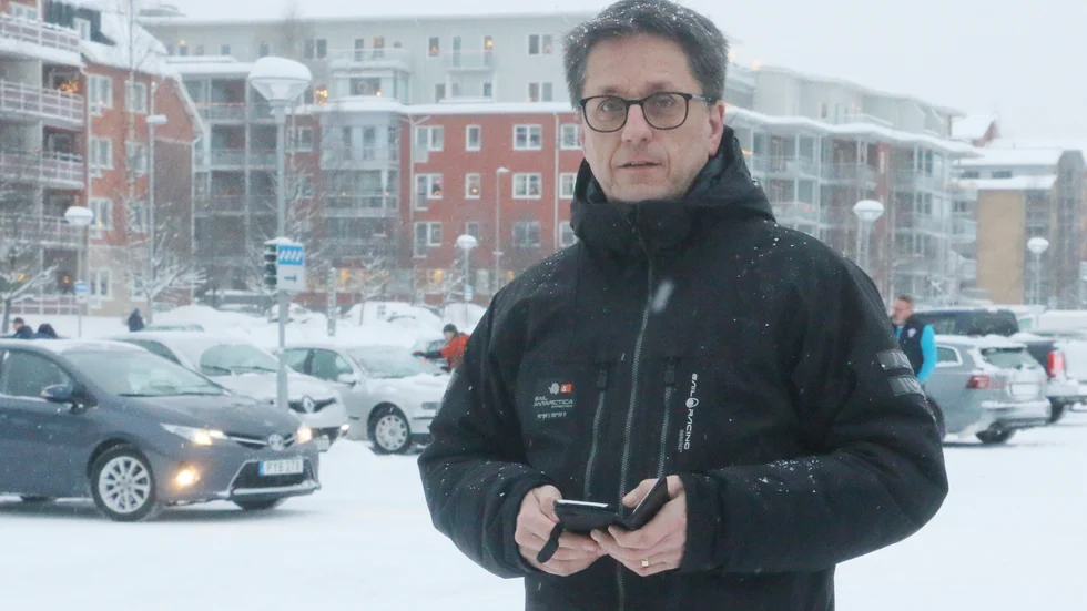 Kjell Norberg säger att man kan få ett digitalt kvitto om man lämnar sin e-post­adress i samband med betalningen.