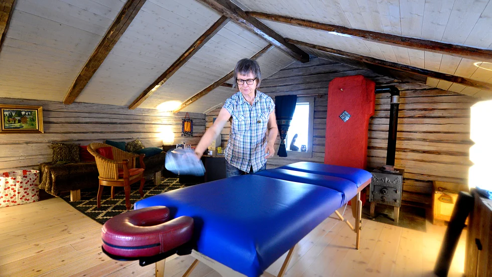I mer än 15 år har Gudrun Dorbandt bedrivit den egna verksamheten vid sidan av ett jobb på Tallgårdens äldreboende. Förra våren bestämde hon sig dock för att ta steget och satsa fullt ut.

– Så här i efterhand kan man säga att det inte var bästa timingen. Men då öppnade jag även en mottagning i Överkalix där jag tar emot vissa dagar.