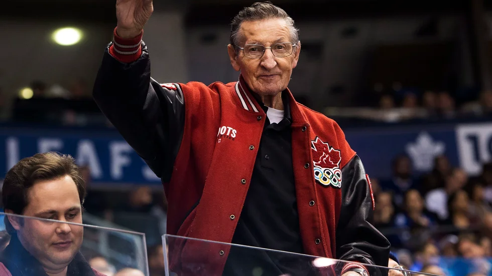 Walter Gretzky, pappa till hockeyikonen Wayne Gretzky, är död. Arkivbild.