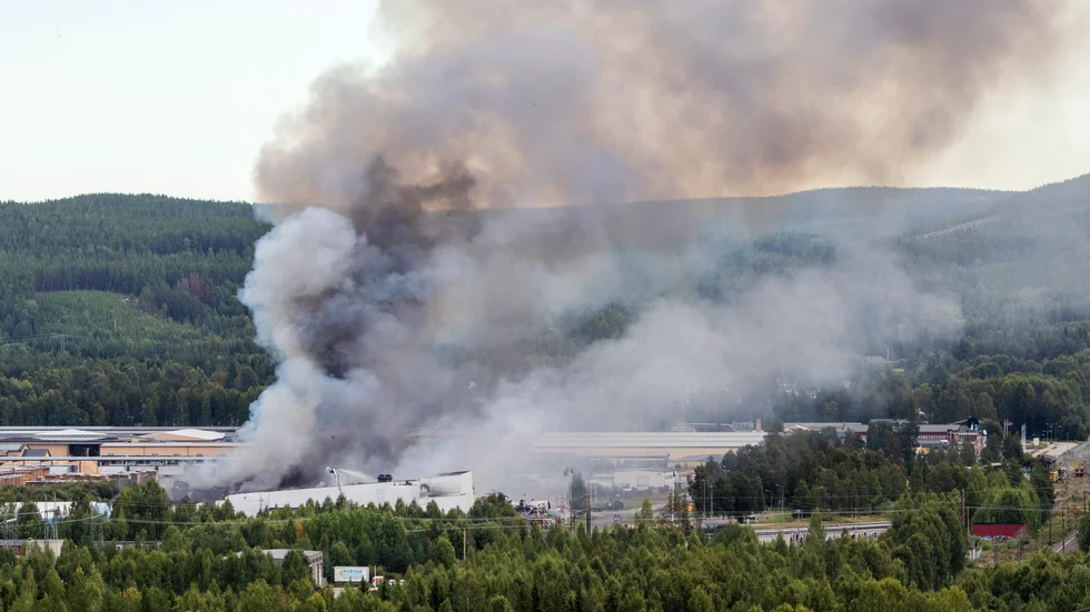 Polarbröds fabrik i Älvsbyn totalförstördes i branden och många står nu utan en arbetsplats att gå till.