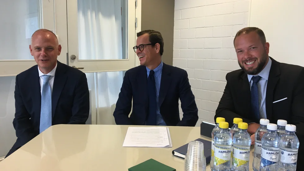 Urban Granström, kommunstyrelsens ordförande i Nyköping, Emmanuel Menanteau, flygplatsens styrelseordförande och nya vd:n Cédric Fechter under onsdagens pressträff på Skavsta.