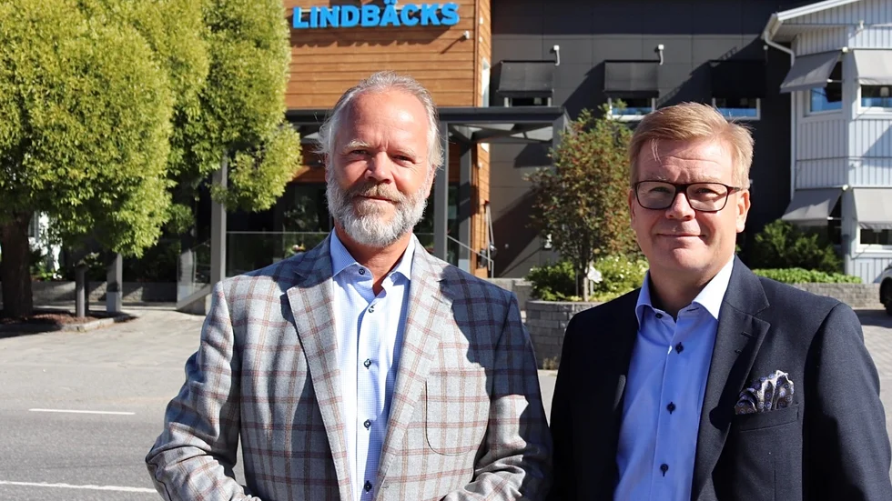 Stefan Lindbäck, ägare och vd på Lindbäcks group och Magnus Edin, vd på Lindbäcks bygg tycker att de börjar se en positiv utveckling efter några utmanande år.