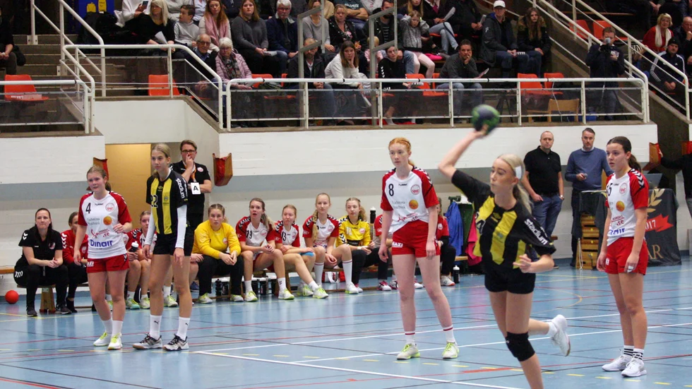 Inget spel före nyår i Vadstena sporthall, bedömer ordföranden Johan Ekdahl kring Vadstena HF:s representationslag.