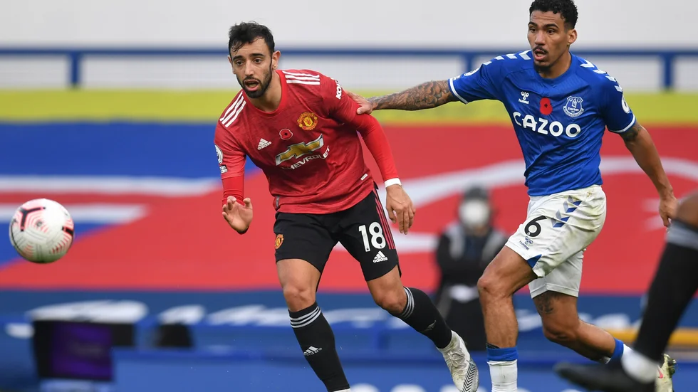 Bruno Fernandes stod för två mål och en assist när Manchester United besegrade Everton på bortaplan.