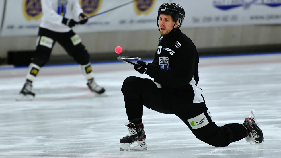 Ted Bergström under en Siriusträning. Nu möter han sitt gamla lag Broberg i en viktig streckmatch i elitserien.