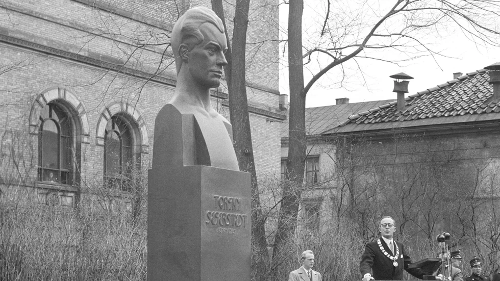 Torgny Segerstedt, 1876-1945. Minnesmonument i Oslo, invigt 1955. 