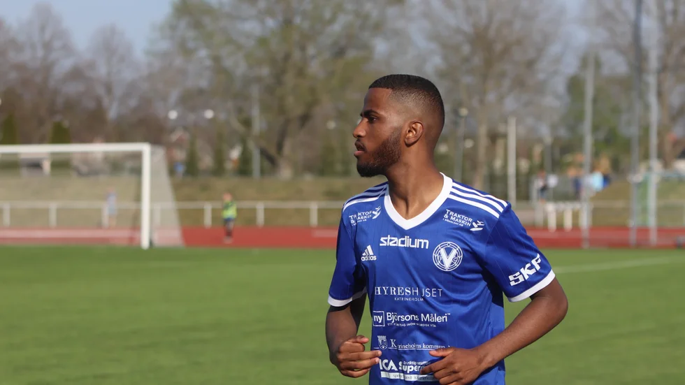 Yonathan Mulugheta avslutade målskyttet när Värmbol besegrade serieledaren BK Forward.