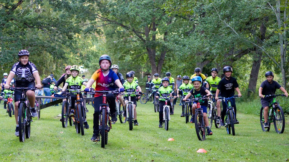 Fler och fler blir de för varje gång. Motala AIF.s ungdosmsatsning på MTB har blivit en succé. Till nästa år kan den utökas. 