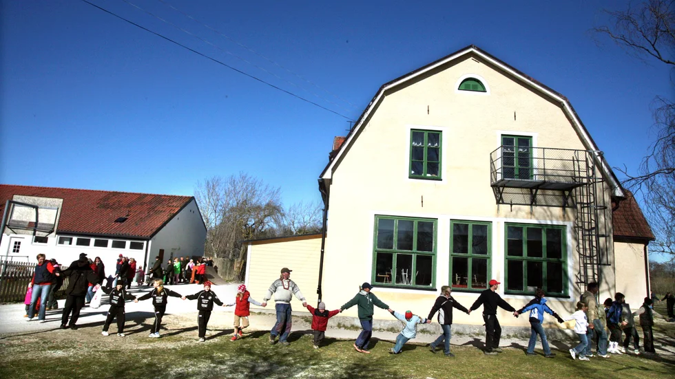 Den här bilden är från Stenkyrka skola 2007 då det också pratades om nedläggning. Bilden får symbolisera det engagemang som även denna gång visat sig runt om på ön.