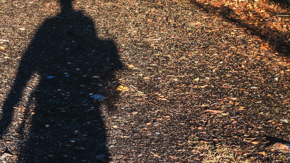 En man i 30-års åldern misstänks för ofredande efter att ha ringt och besökt sin tidigare partner. 