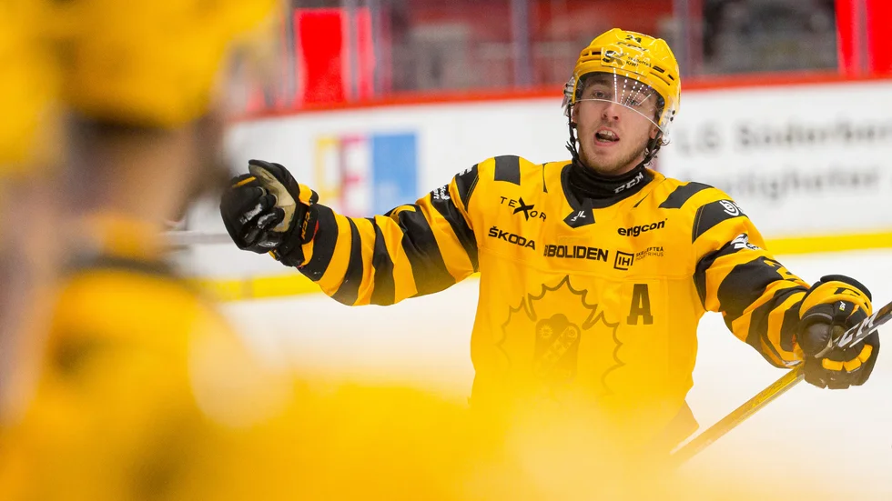 Andreas Wingerli gör debut i landslaget tillsammans med parhästen från Skellefteå AIK, Jonatan Berggren. 