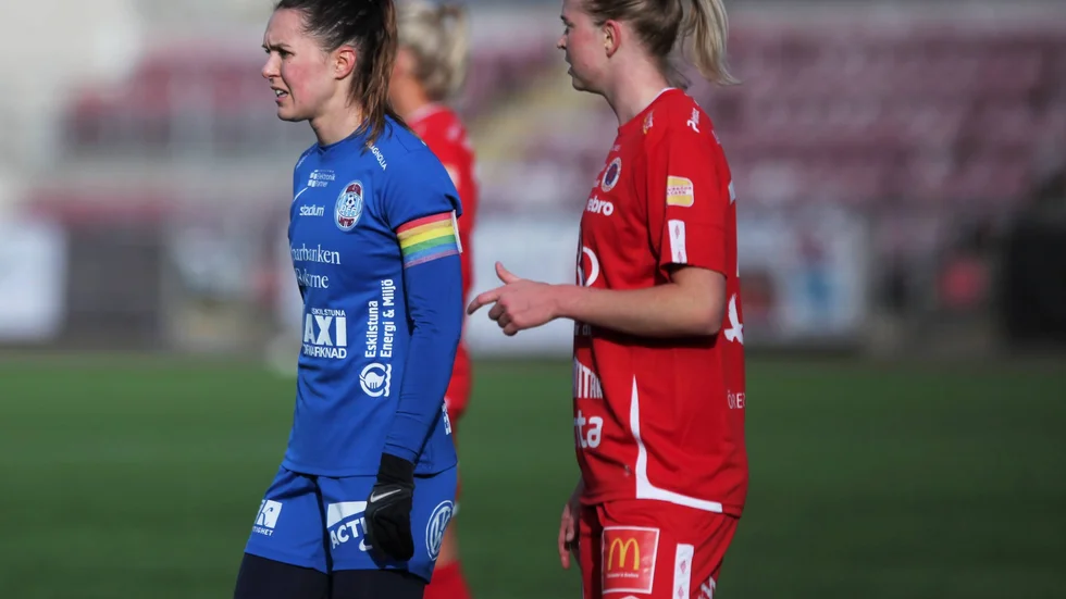 Felicia Rogic (till vänster) och hennes United spelar för överlevnad i Damallsvenskan.