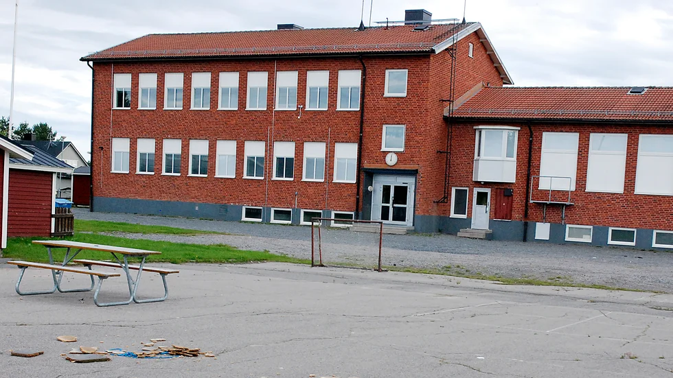 Bredåkers skola rivning ska bekosta utbildningsnämndens finasering av förskolans nya modulhyra.