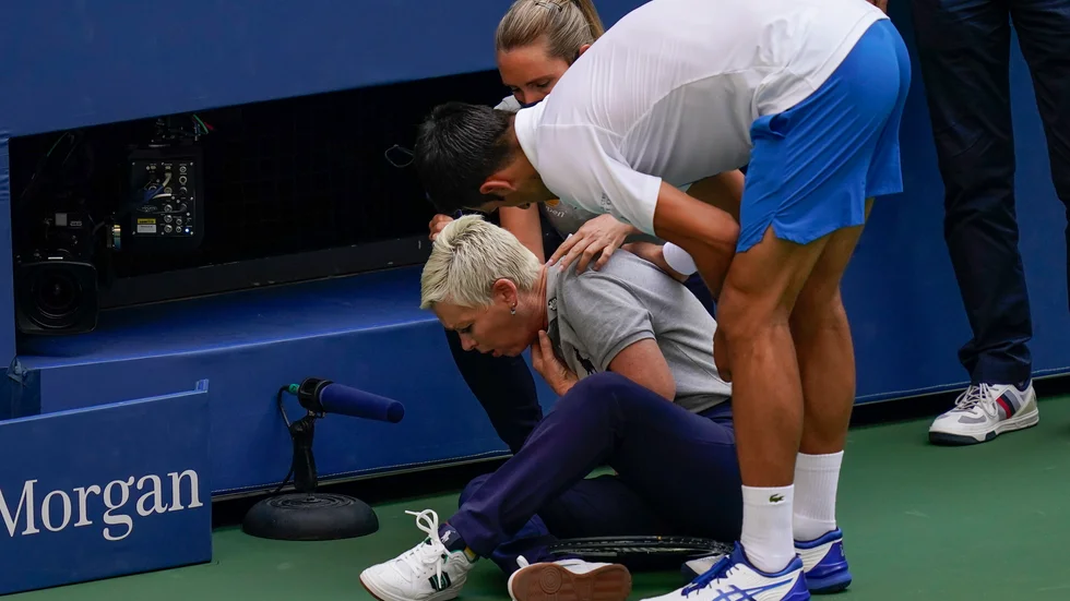 Novak Djokovic träffade den kvinnliga linjedomaren på halsen. Arkivbild.
