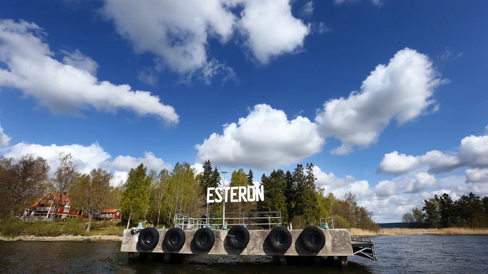 Utanför Esterön kan det finnas ett kulturhistoriskt sensationellt fynd. Preliminära bedömningar gör gällande att vraket kan vara från medeltiden. 