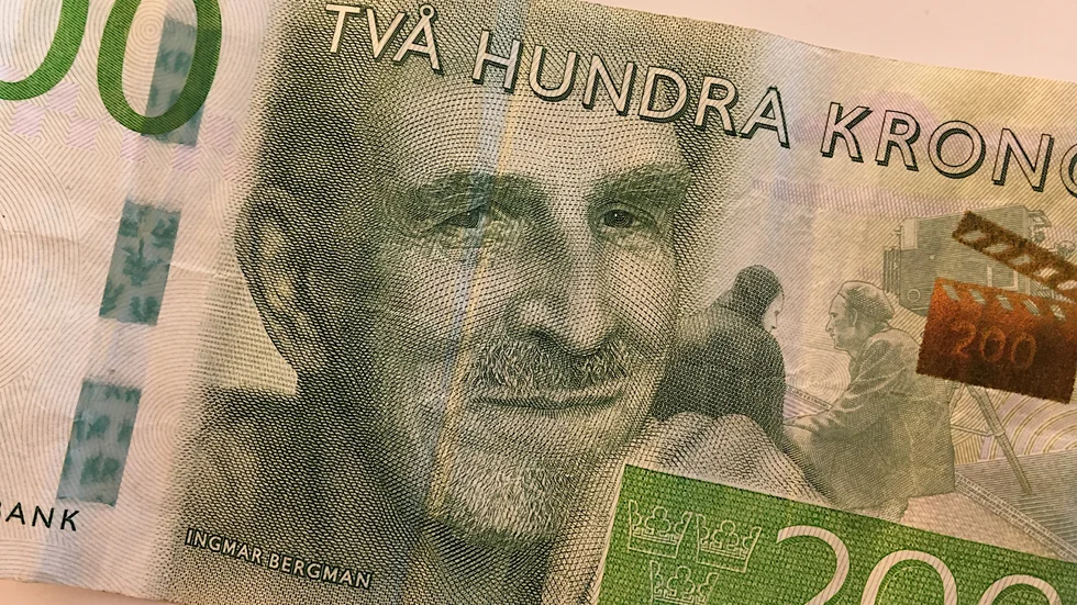 Falska städpengar. Flera förfalskade 200-kronorssedlar hittades när personalen städade ett rum på ett boende i kommunen.