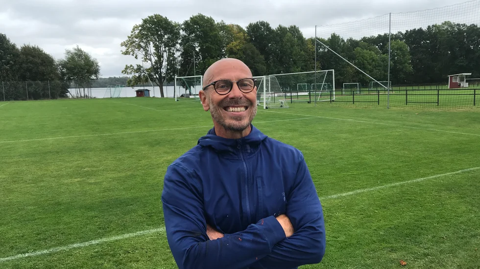 Magnus Petré är tillbaka på Borens IP där allting började. På 1980-talet spelade han elitfotboll i såväl Linköpings FF som Motala AIF. Möt honom i veckans Sportsnack som handlar om både förr och nu.