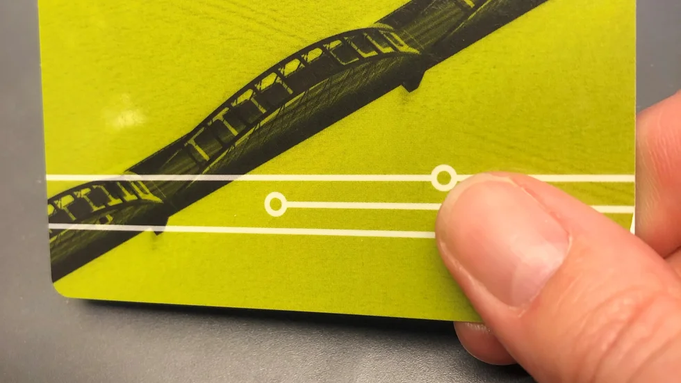 Biljettkontrollanterna hanterar cirka 50 busskort på en dag, utan att kunna tvätta eller sprita händerna mellan.