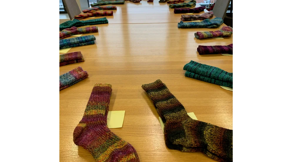 EU:s inrikeskommissionär Ylva Johansson har under året använt lediga stunder till att sticka sockor till sin närmaste personal. 22 par har det blivit.