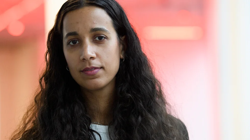 Fathia Mohidin är tillsammans med Ida Idaida årets Maria Bonnier Dahlin-stipendiater, och de ställer ut på Bonniers konsthall.