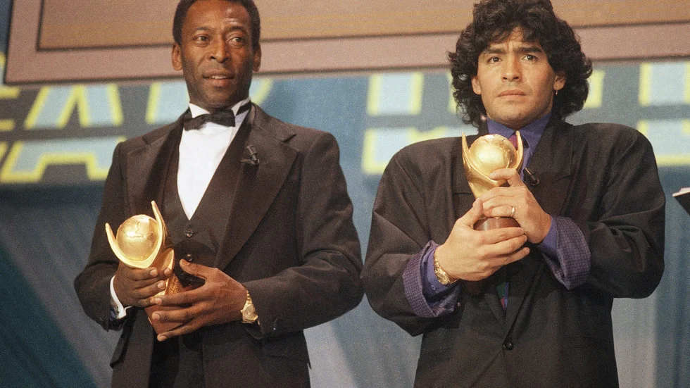 Maradona har nu hyllats som fotbollsvärldens allra bäste, men jag håller inte med. För mig är Pelé nummer ett, skriver Kenneth Thapper. Bilden är från 1987. 