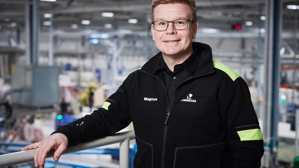 Magnus Edin, vd på Lindbäcks bygg, hoppas att den nedåtgående trenden är på väg att vända och att företaget får ett lönsamt år.