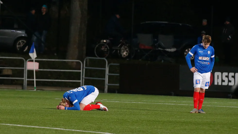 Tungt. Åtvidabergs FF har vunnit på Kopparvallen, men bara med 3-1 vilket betyder att Västra Frölunda tar steget till ettan med 3-3 och fler gjorda mål på bortaplan. Deppigt, om nu inte ÅFF:s protest kan ändra på resultatet i efterhand.