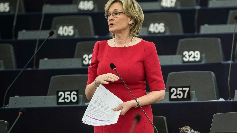 Irländska Mairead McGuinness byter EU-parlamentet mot EU-kommissionen. Arkivfoto.