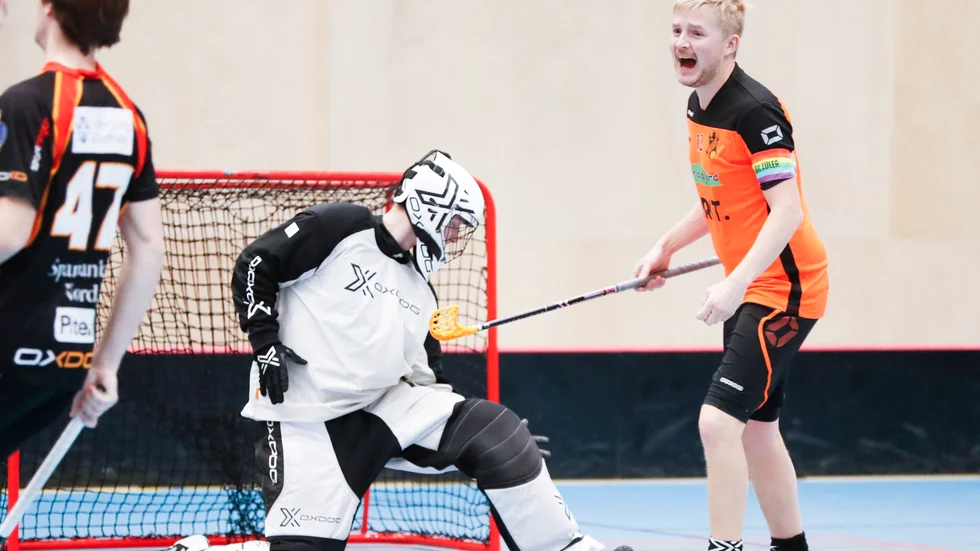 IBK Luleås lagkapten Toni Alamartin gjorde hattrick i seriepremiären mot Wibax. Men bortalaget kunde ändå vända hem till Piteå med tre poäng.