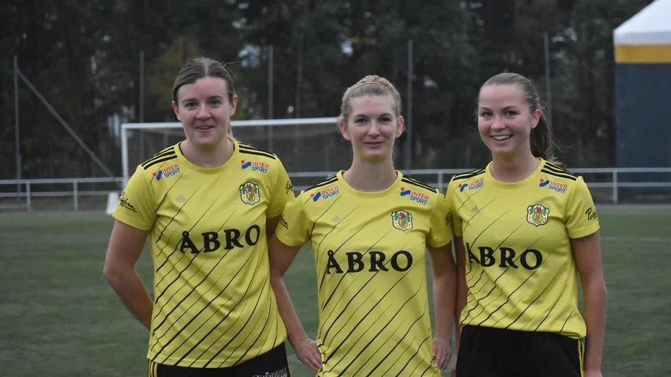 Här ser ni målskyttarna i 3-0-vinsten mot Motala aAIF; Nathalie Johansson, Malin Blidfors och Svea Backstad. 