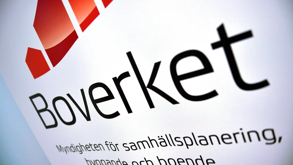 Boverket utbildar hyresvärdar och fastighetsägare i syfte att motverka diskriminering som sker mot romer på bostadsmarknaden. "Generellt sätt så blir man inte bemött som en bostadssökande, utan som en rom.", säger Allan Schwartz, utbildningsledare i norra Sverige. 