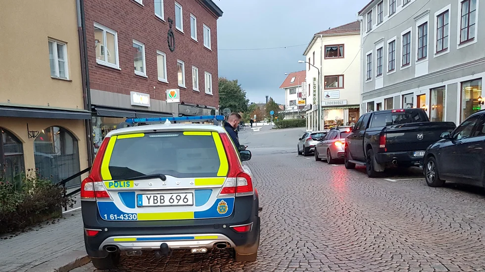 I måndags rånade två maskerade män en butik i Vimmerby. 