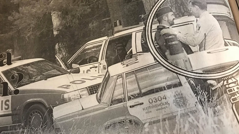 Kuriren för 25 år sedan: Upp emot 50 poliser från olika distrikt trängdes i skogarna norr om Högsjö och Brevens bruk i jakten på Vingåkersrånarna. Ändå kom de tre männen undan.

