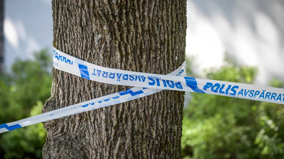 Ett barn och en vuxen har påträffats döda i en bostad i Sandviken kommun. Arkivbild.