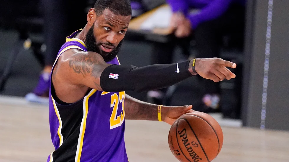 LeBron James engagerar sig i samhället utanför basketen. Arkivbild.