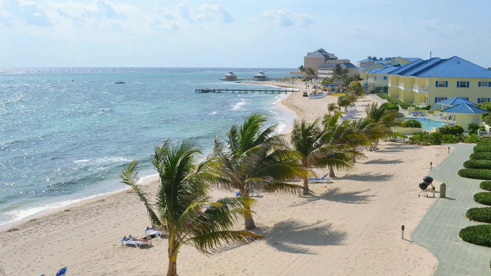 Turistanläggning på det brittiska territoriet Kajmanöarna – Cayman Islands – i Västindien. Arkivbild.
