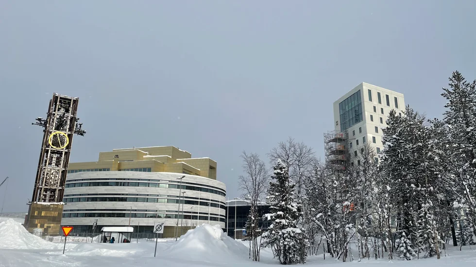 En tidigare handläggare på Kiruna kommun tillbakavisar påståendet av miljö- och byggchefen Antero Ijäs att de skulle sagt upp sig för att jobba som konsulter åt kommunen.