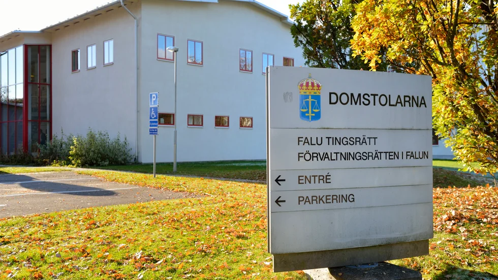 Falu tingsrätt dömde en man i 20-årsåldern till tolv års fängelse för bland annat 49 grova våldtäkter mot barn. Nu sänker Svea hovrätten straffet. Arkivbild.