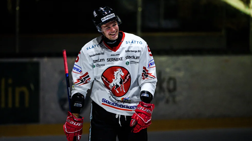 Anton Danielsson och Vita Hästen ställs mot Mora ikväll.