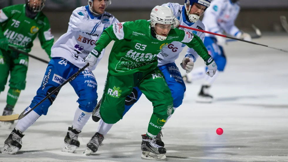 Fredrik Lönn och Olle Nordlund är skäret bakom HammarbysTom Nyström. IFK åkte på en tung förlsut och en än tyngre skadesmäll på Zinkensdamm.