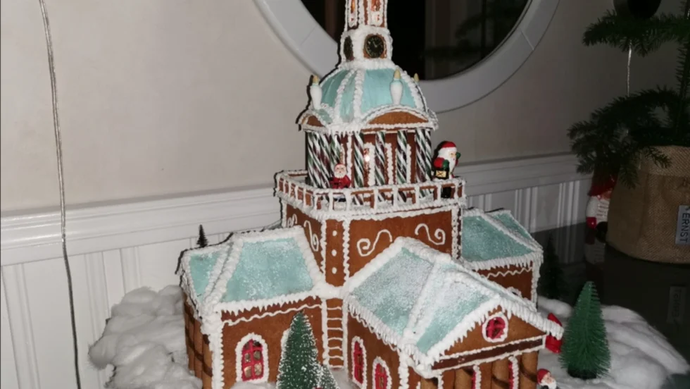 Skellefteås landskyrka som pepparkakshus.
