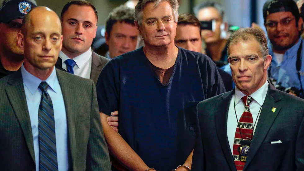 Paul Manafort anländer till rätten i New York, i juni 2019.