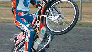 Stefan Andersson körde speedway på Mantorps travbana i måndags.